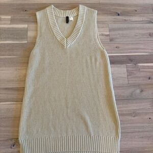 Cream knit sweater vest Size XS  #knitwear #vests